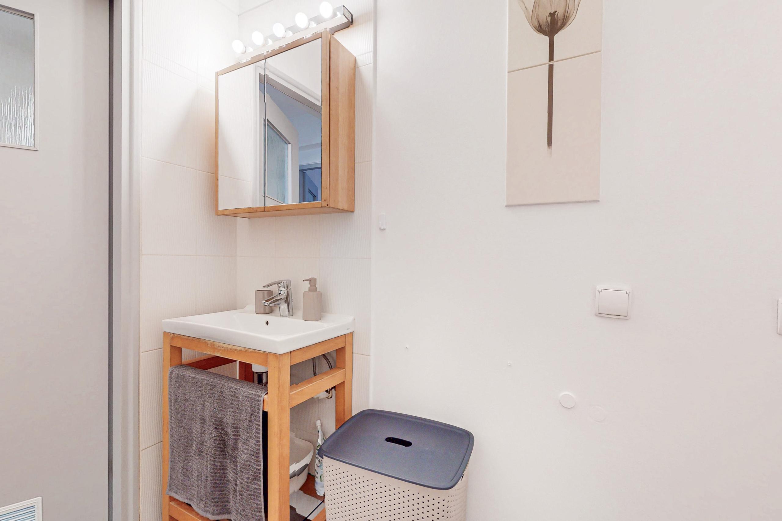 Kawalerka-z-odzielna-kuchnia-10122025_163045-9