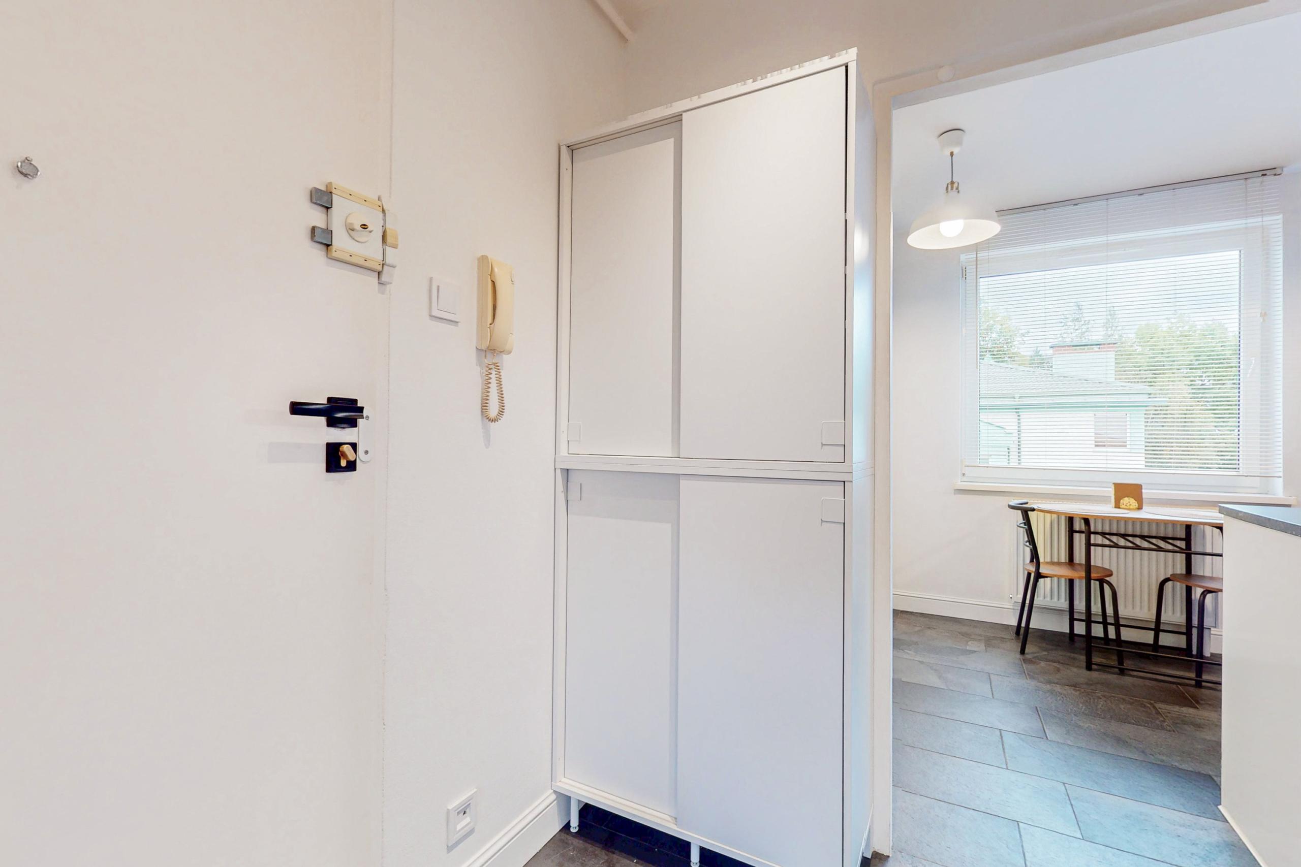 Kawalerka-z-odzielna-kuchnia-10122025_163303-8