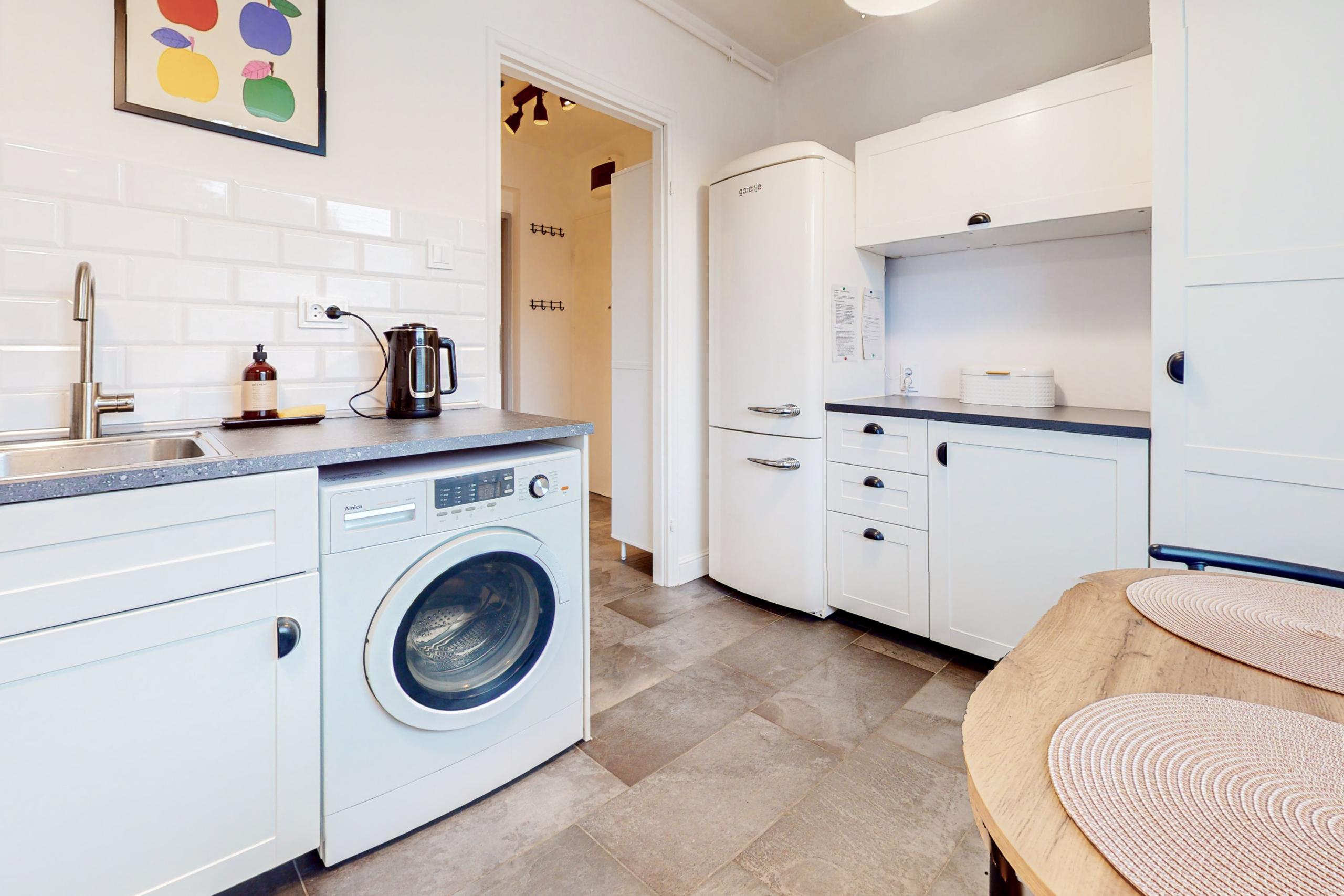 Kawalerka-z-odzielna-kuchnia-Kitchen-16